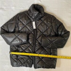 NWT women’s puffer coat